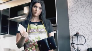 Deutsche brünette Milf bekommt Schwanz in engen Arsch